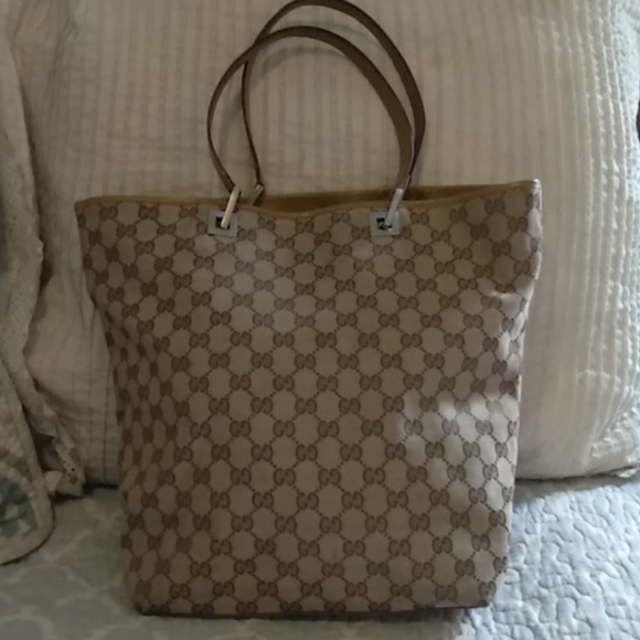 Gucci Handbags - Authentic Vintage Gucci Elcipse Tote